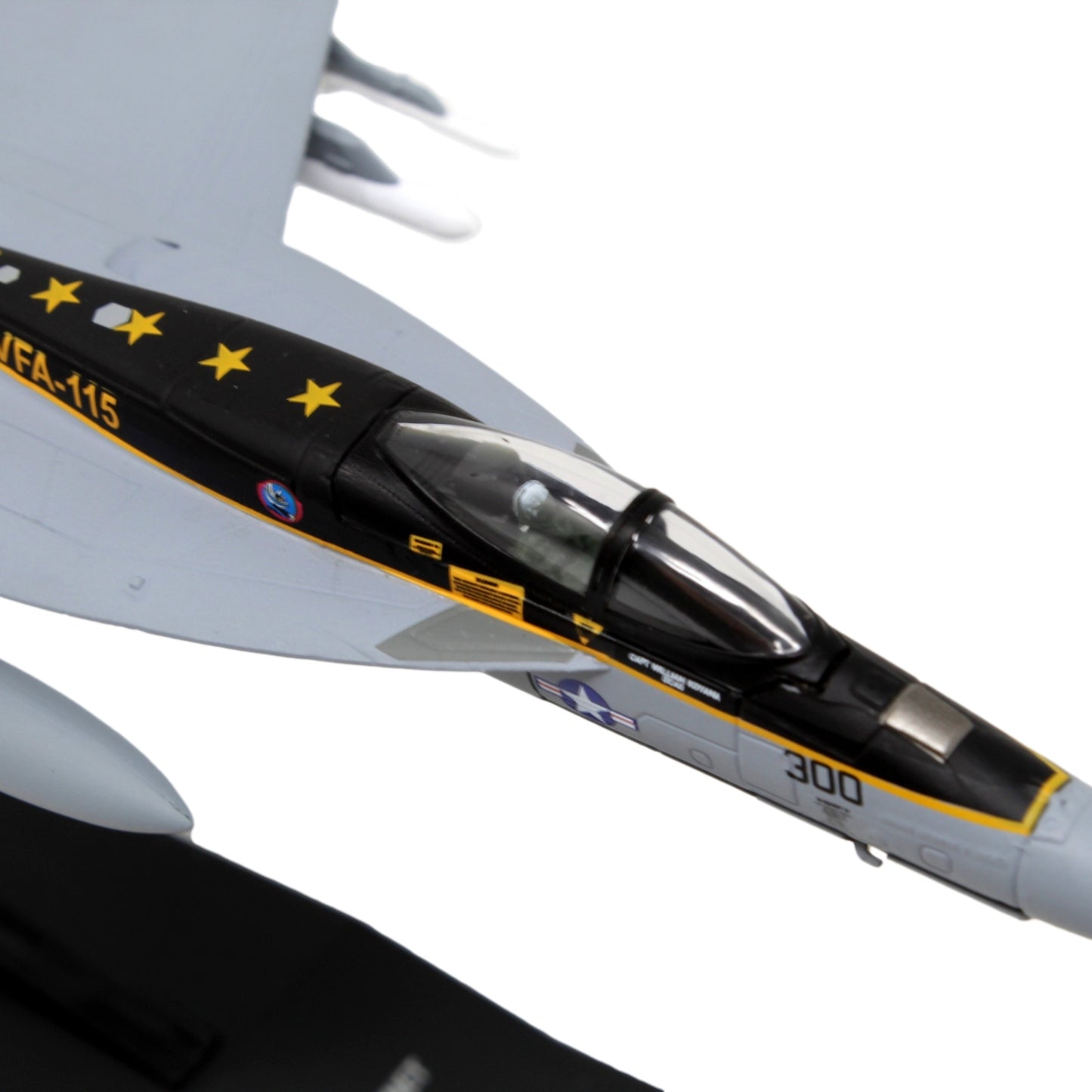 Maqueta de avion militar En Corta Final F/A-18E Super Hornet - 2013 - 1:100